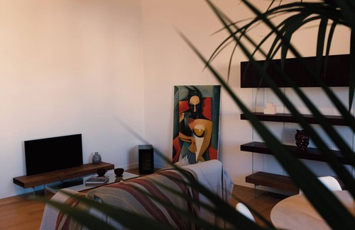 Castellammare Apartment | Valguarnera Palace, San Cataldo Suite
