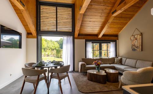 Municipality of Ede Villa | Valkse Hoeve met Hottub | 4 personen