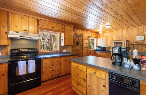 Bayfield Cabin | Vallecito Creekfront Cabin ~ Perfect Mountain Retreat for Families or Couples!