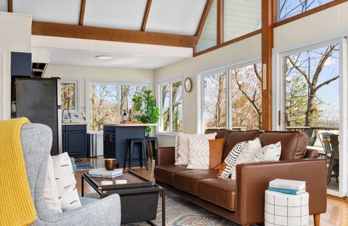 Lake Lure House | Valley View at Rumbling Bald
