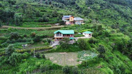 Mohal Ski Chalet | valley view chalet