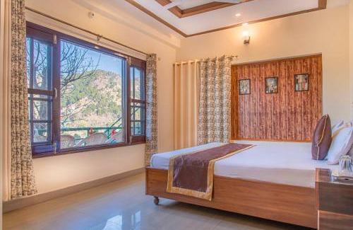 Kasauli Apartment | valley view family unit