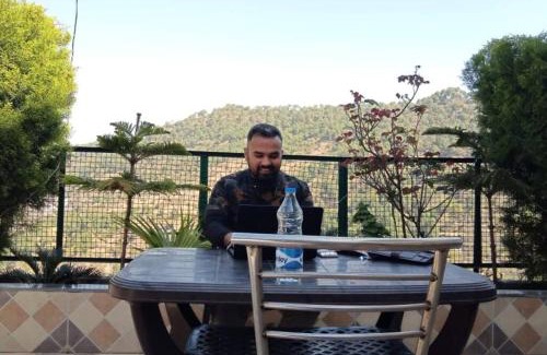 Kasauli Apartment | valley view family unit