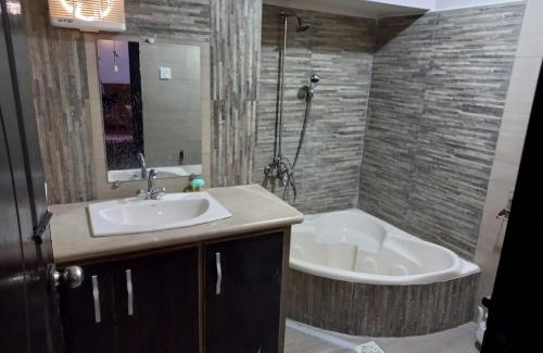 Karachi House | Valley View Hotel, Sharda