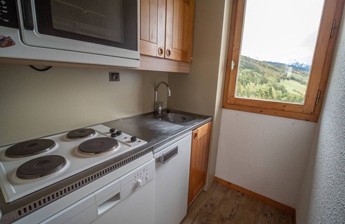 Les Avanchers-Valmorel Apartment | Valmorel: Cozy duplex at the foot of the slopes, balcony, pets allowed!