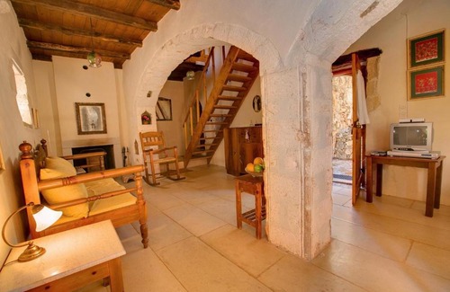 Vamos Villa | Vamos Villa Sleeps 2 Pool Air Con WiFi