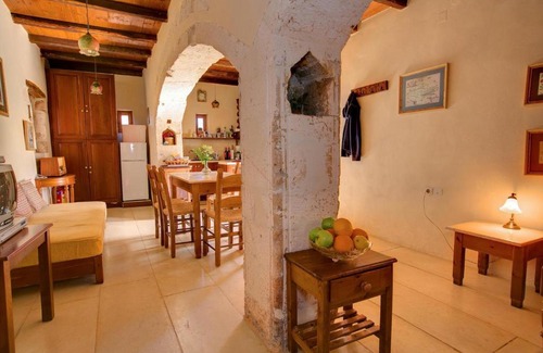 Vamos Villa | Vamos Villa Sleeps 2 Pool Air Con WiFi