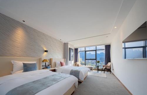 Yongding Hotel | Vanbrugh Bay Hotel - Zhangjiajie Tianmen Mountain
