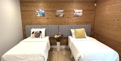 Burnaby Villa | Vancouver Lake City Way Guesthouse 10 min to SkyTrain