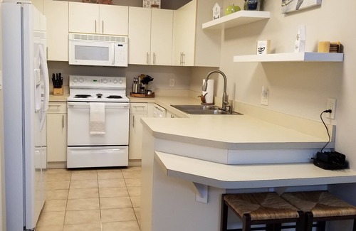 Vanderbilt Beach House | Vanderbilt Gem- Beautiful 3/2/family friendly☆3 Mins to the beach☆Dog friendly