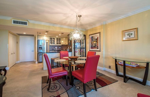 Vanderbilt Beach Apartment | Vanderbilt Towers - Vanderbilt Beach - Bayside