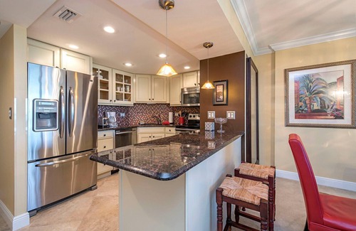 Vanderbilt Beach Apartment | Vanderbilt Towers - Vanderbilt Beach - Bayside