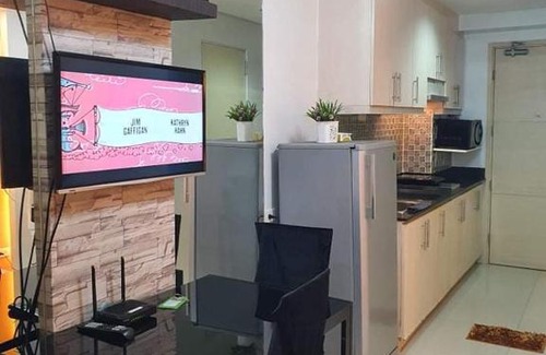 Barangay 76 Hotel | Vangie's Place at SEA RESIDENCES