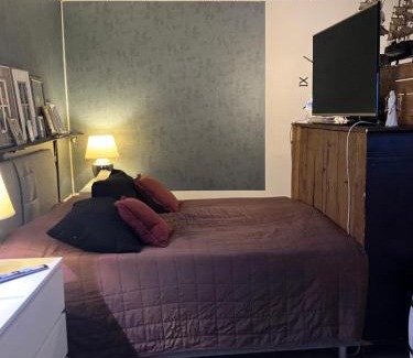 Loviisa Apartment | Vanha Ravintola Ölvin Suolatorilla - Vanhan Kanttorilan yhteydessä