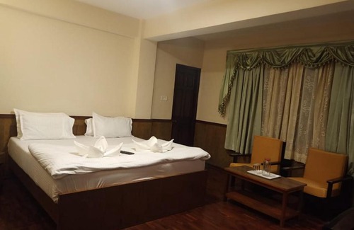 Sungava Hotel | Vanjula Residency