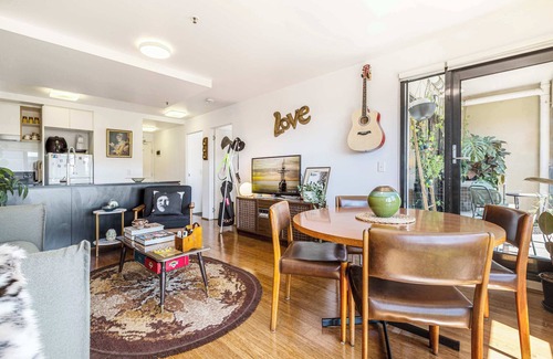 Brunswick Condo | VAQUAY Casa Boogie In Brunswick East