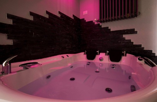 Trionfale Apartment | Vatican Big Apartment with Jacuzzi and Terrace