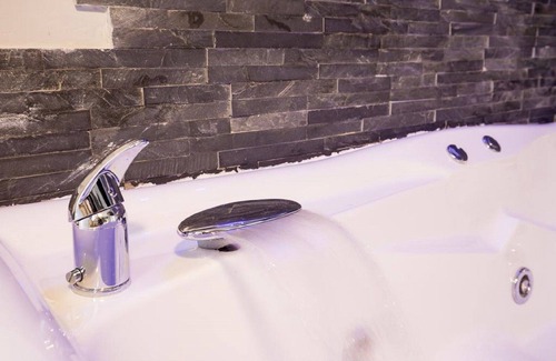 Trionfale Apartment | Vatican Big Apartment with Jacuzzi and Terrace