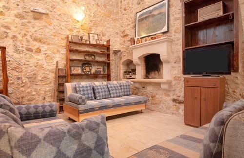 Maroulas House | Vaulted Village House Maroulas