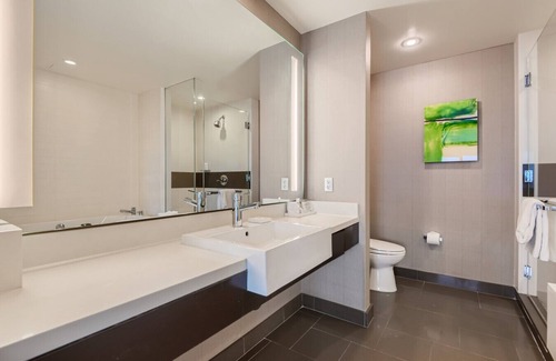 Las Vegas Strip Hotel | VDARA Hotel and Spa - 1 Minute Drive to Strip