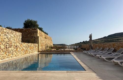 Ta' Pinu Apartment | Veduta Ta Pinu Apartments with Stunning Views Garden Sauna Pool and Gym
