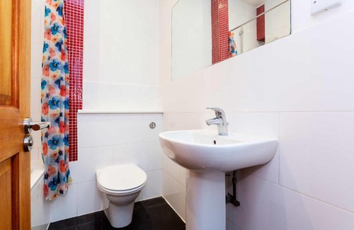 Westbourne Green Apartment | Veeve - Little Venice Hideaway