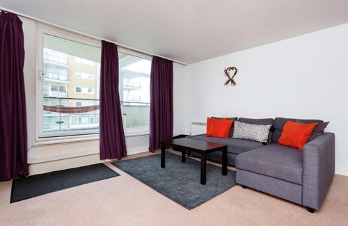 Wandsworth Apartment | Veeve - Riverside View