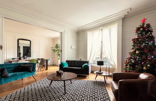 17th Arrondissement Apartment | Veeve - Sophistication by Square de Batignolles