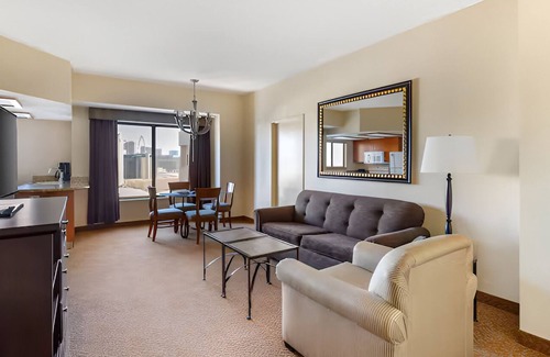 Las Vegas Resort | Vegas Nights F1 Lights Polo Towers at Las Vegas Strip. 2 BR, 2 Baths, Full Kitch