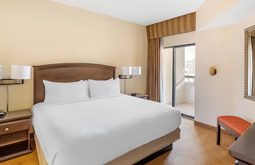 Las Vegas Resort | Vegas Nights F1 Lights Polo Towers at Las Vegas Strip. 2 BR, 2 Baths, Full Kitch
