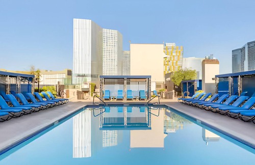 Las Vegas Resort | Vegas Nights F1 Lights Polo Towers at Las Vegas Strip. 2 BR, 2 Baths, Full Kitch