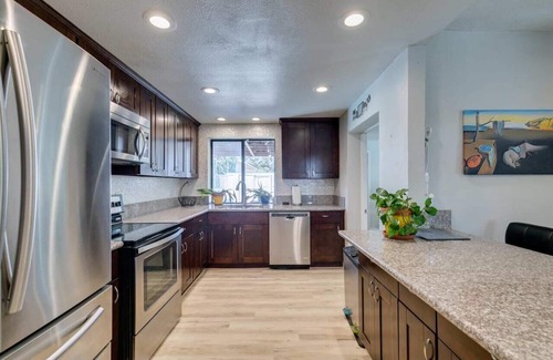Rancho Oakey House | Vegas Oasis Summary: