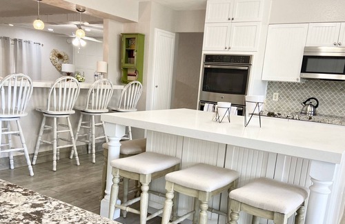 Spring Valley Villa | VEGAS OASIS VILLA*Pool+Spa+Tennis+Gym+Golf*3 mls 2 STRIP