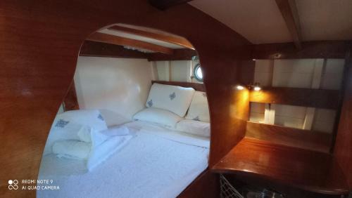 Bisceglie Boat Rental | Veliero in Legno