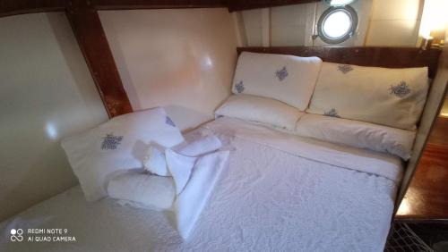 Bisceglie Boat Rental | Veliero in Legno