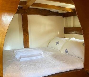Bisceglie Boat Rental | Veliero in Legno