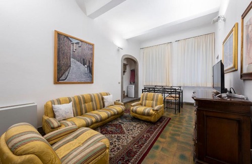 Oltrarno Apartment | Velluti by Mmega