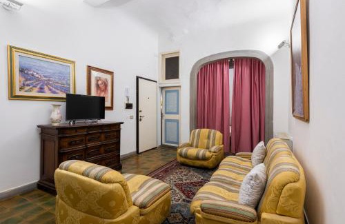 Oltrarno Apartment | Velluti by Mmega