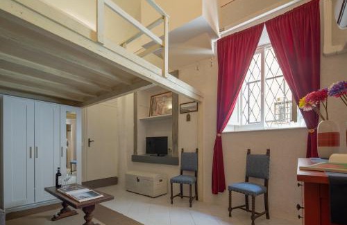 Oltrarno Apartment | Vellutini by Mmega