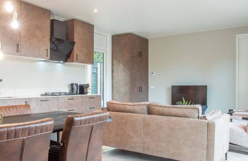 Beekbergen-Zuid Ski Chalet | ✓ Veluwehoeve at Recreatiepark Beekbergen ✓ Holiday home for 4 persons ✓ Located in Beekbergen (Gelderland) ✓ Holiday park on the Veluwe ✓ Book directly through the park