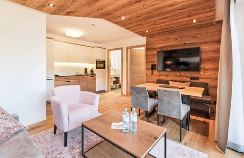 Schonbach Apartment | Venediger Lodge by Interhome