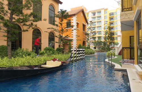 Na Chom Thian Apartment | Venetian Jomtien Pool Access
