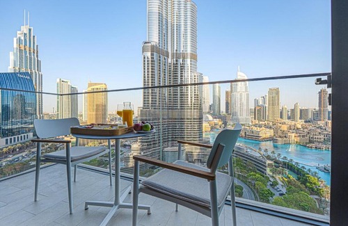 Downtown Dubai Apartment | Venetian - Luxury Living Burj Khalifa View & Massage Chair
