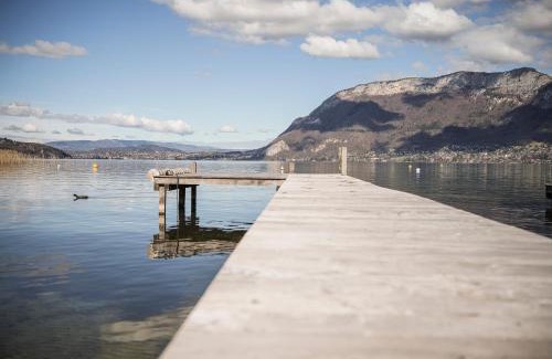 Cessenaz House | Venez Chez Vous Les Pieds dans l'Eau