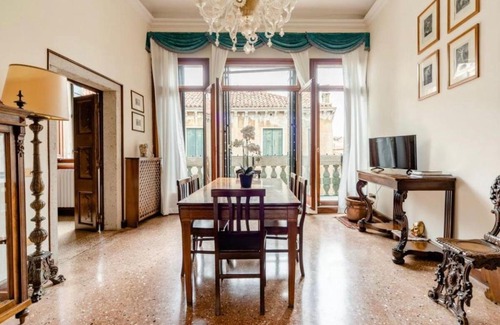 San Marco Apartment | Venezia La Fenice