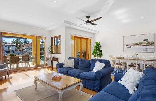 Wannanup Villa | Venice At The Beach