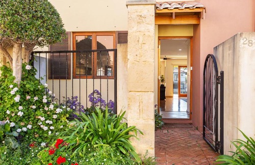 Wannanup Villa | Venice At The Beach
