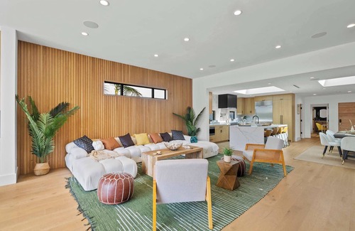 Venice House | Venice Open Designer House w Pool