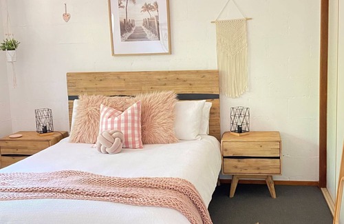 Red Head House | Verano - short walk from Red Head Beach