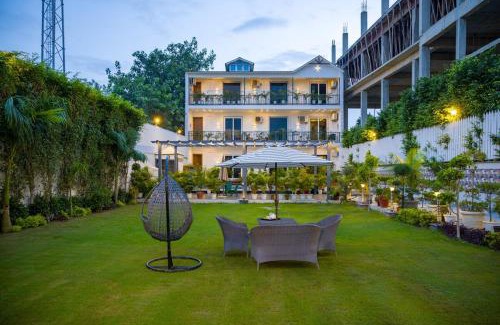 Noida Villa | Versace Farms 5-BHK Farmhouse With Private Pool, Gazebo & Lush Garden